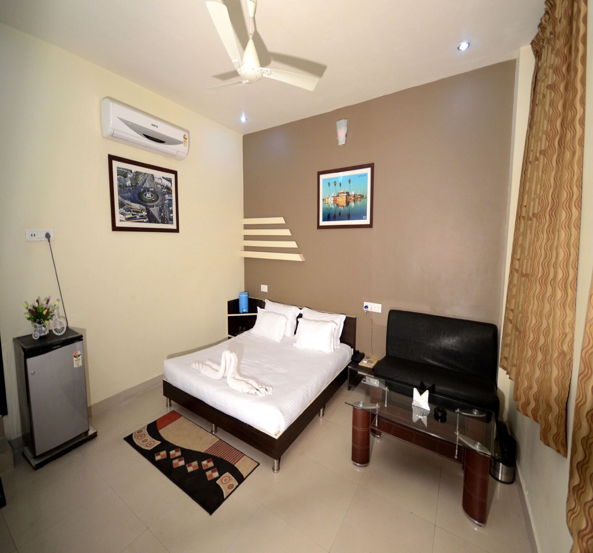 Oyo 2075 Hotel Kota Royal Dış mekan fotoğraf